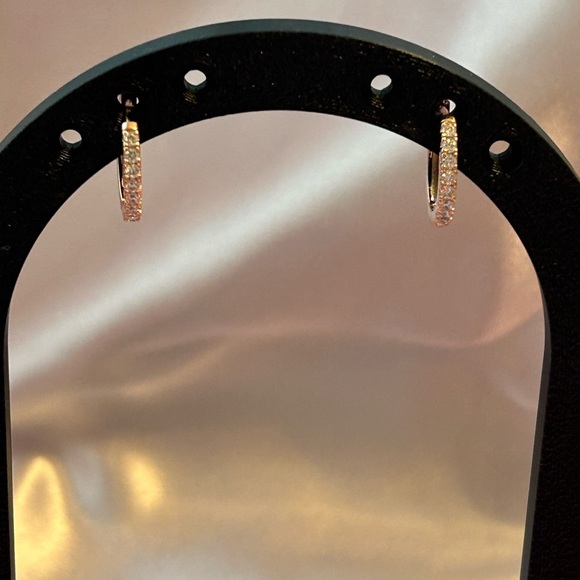 None Jewelry - Elegant Gold and Crystal Hoop Earrings